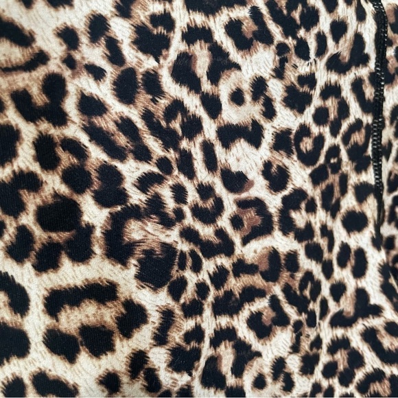 ZYIA Active Leopard Brilliant Scrunchy What Hi-rise 7/8 Leggings - Picture 5 of 11